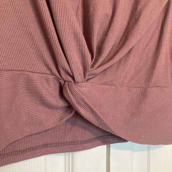 Purple knotted shirt size small - Picture 3 of 5